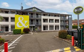 B&B HOTEL CHARTRES Le Forum